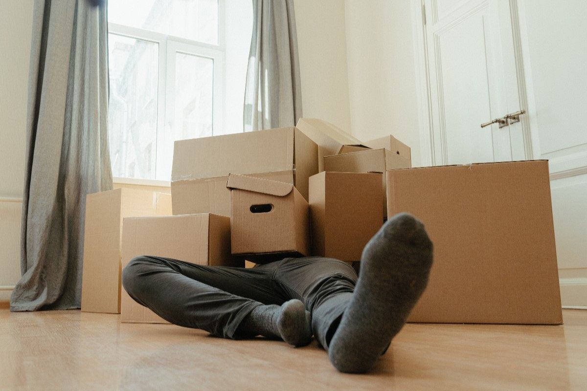 下敷きになる夢は何を暗示している? | 夢診断ガイド