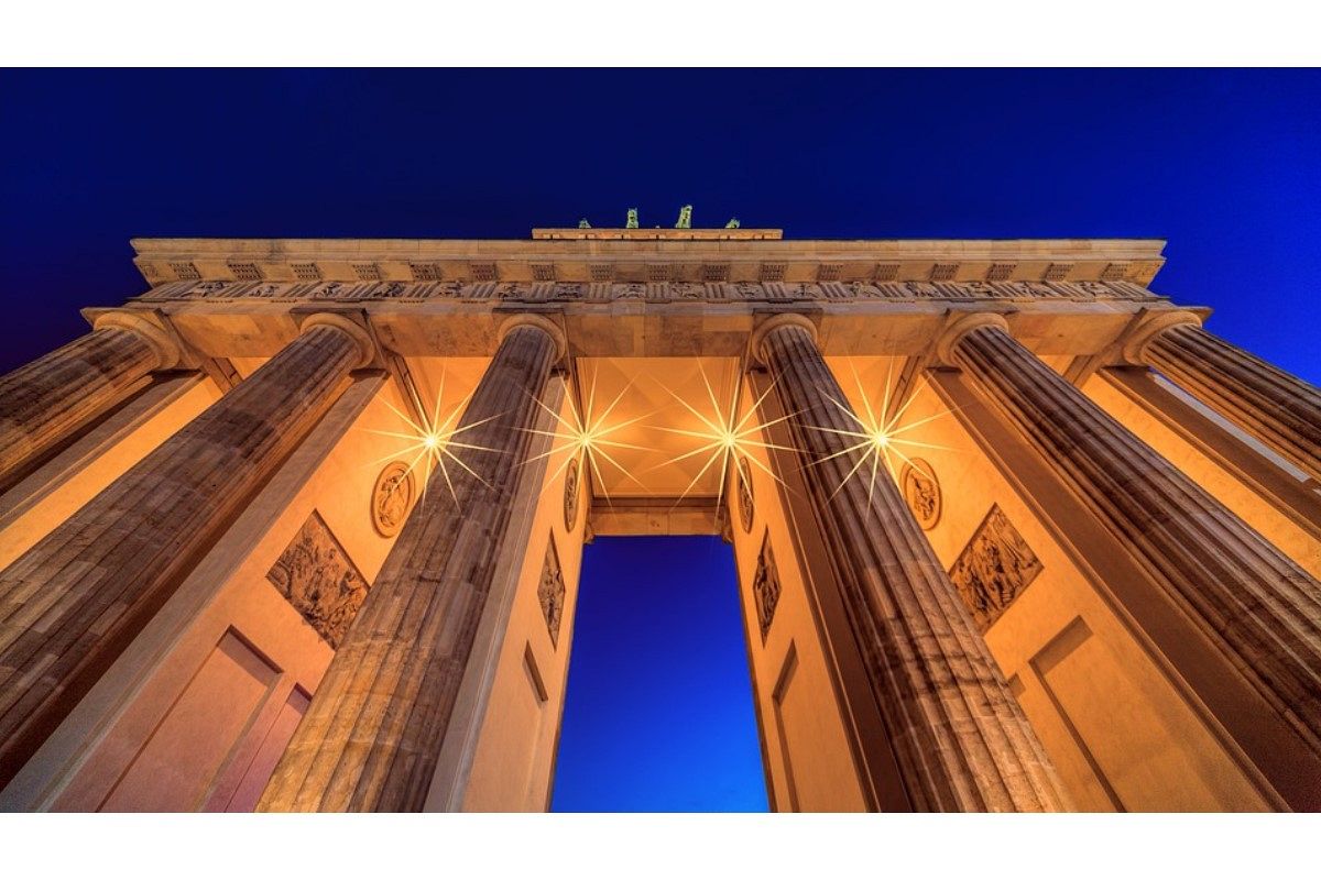 門の夢は何を暗示している?