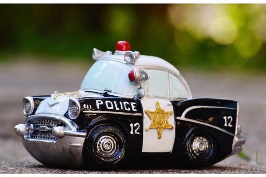 警官の夢は何を暗示している?