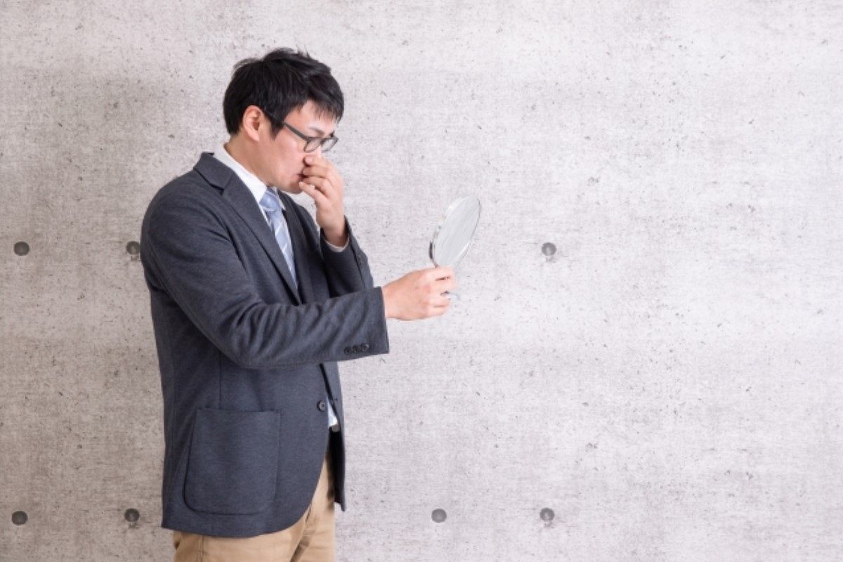 鼻毛の夢は何を暗示している? | 夢占い分析