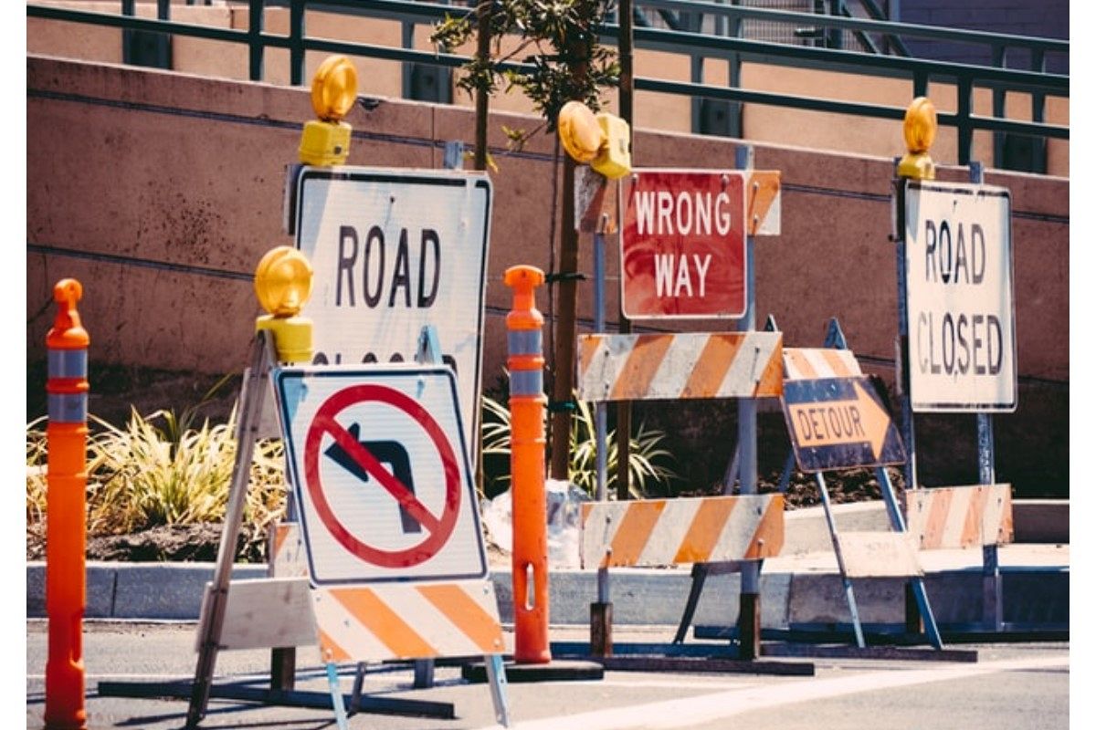 通行止めの夢は何を暗示している?