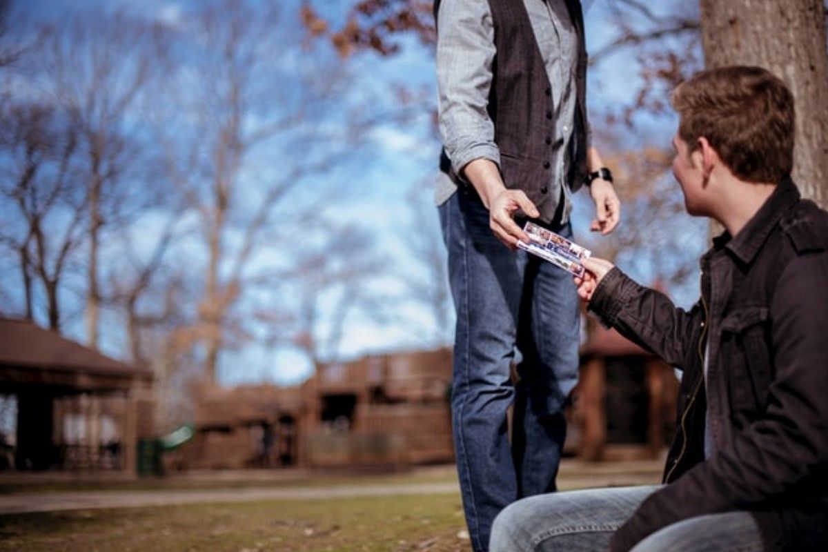 渡される夢は何を暗示している?