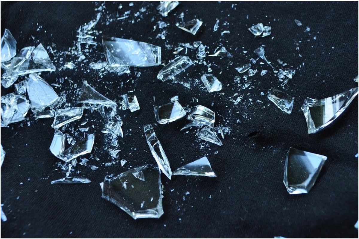 ガラスの夢は何を暗示している?