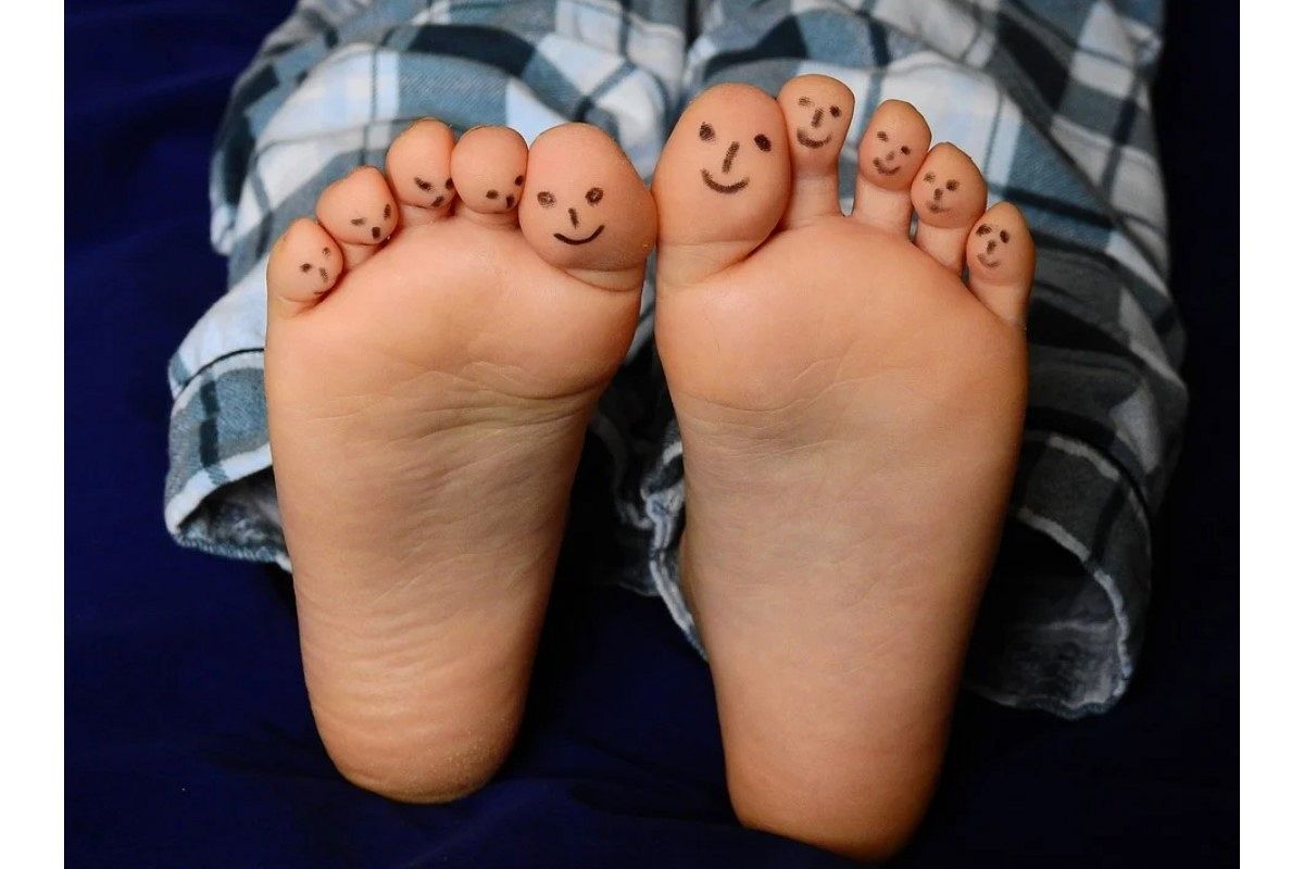 笑う夢は何を意味している?