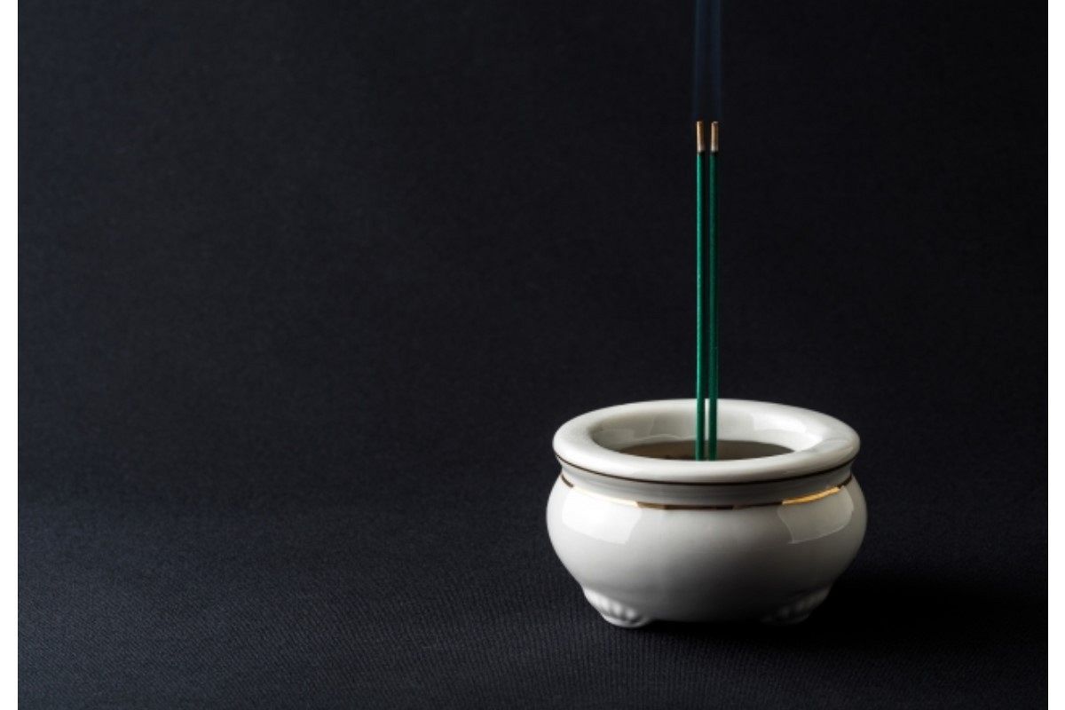 お通夜の夢は何を暗示している?