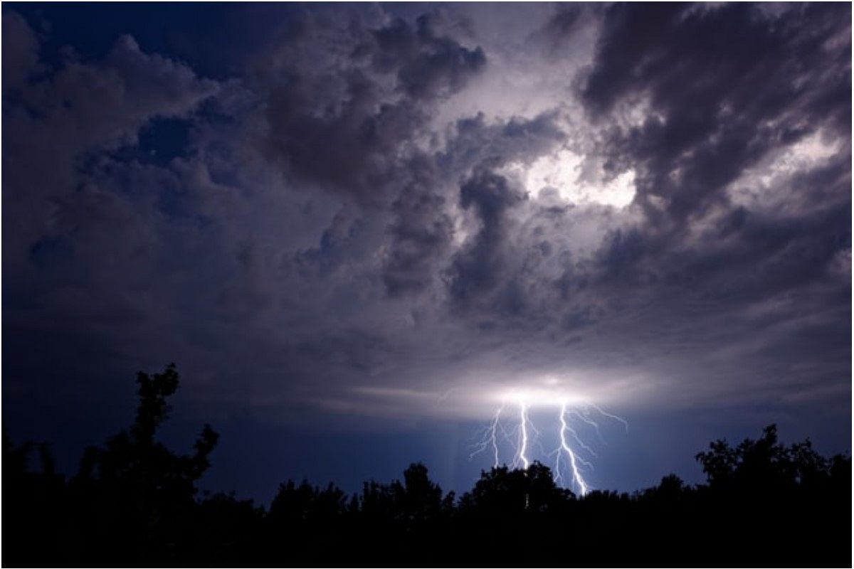 電撃の夢は何を暗示している?