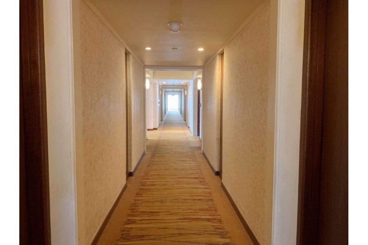 廊下の夢は何を意味している?