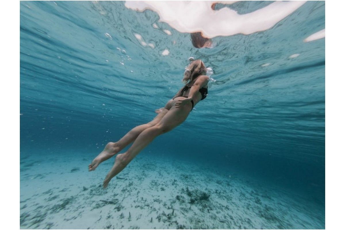 潜る夢は何を暗示している?