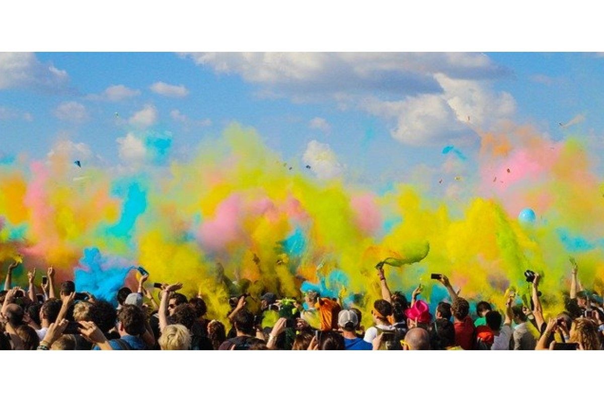 人込みの夢は何を暗示している?