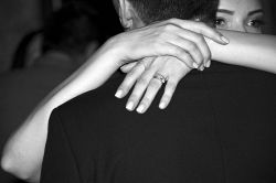 不倫占い│【W不倫】なぜ、愛さずにはいられない? お互いが惹かれ合う本当の理由