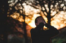 恋愛占い│曖昧な態度は望みナシ? あの人があなたへの態度をハッキリさせないわけ