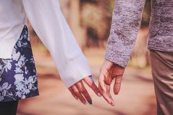 恋愛占い│近い? それとも遠い?【あの人はこう思っています】今の2人の心の距離