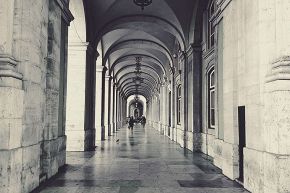 占いコラム│獅子座だけの人間関係円滑法〜うるさい上司、できの悪い後輩…全て解決!