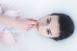 恋愛占い│もしかして【意識されてる?!】脈あり態度に見えるあの人の本音