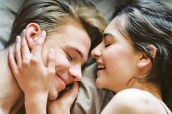 恋愛占い│あの人は2人の関係に満足してる? それとも……
