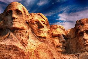 占いコラム│牡羊座なら見るべき! 会社低迷…今こそ、転職先を探すべき?〜不況乗り越え術〜