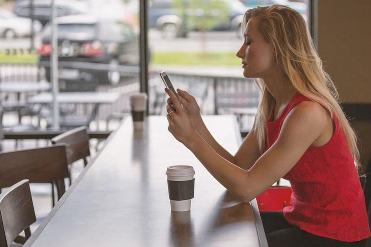 二人の絆を強くする連絡手段“相性占い”がベストな方法教えます