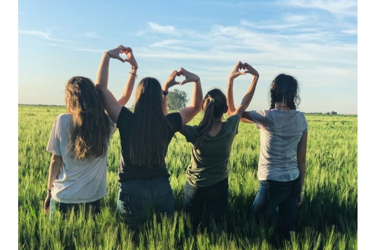 ■友達相性占い■知り合ったばかりのあの人と良い関係で付き合っていける？