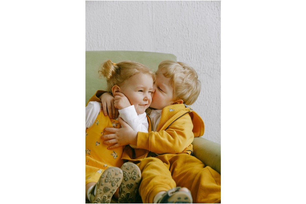 抱きつく夢は何を意味している？