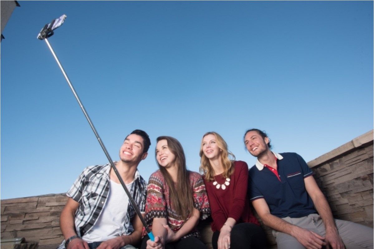 二人は共通の趣味を持つ者同士。趣味の場所で積極的に情報交換を！