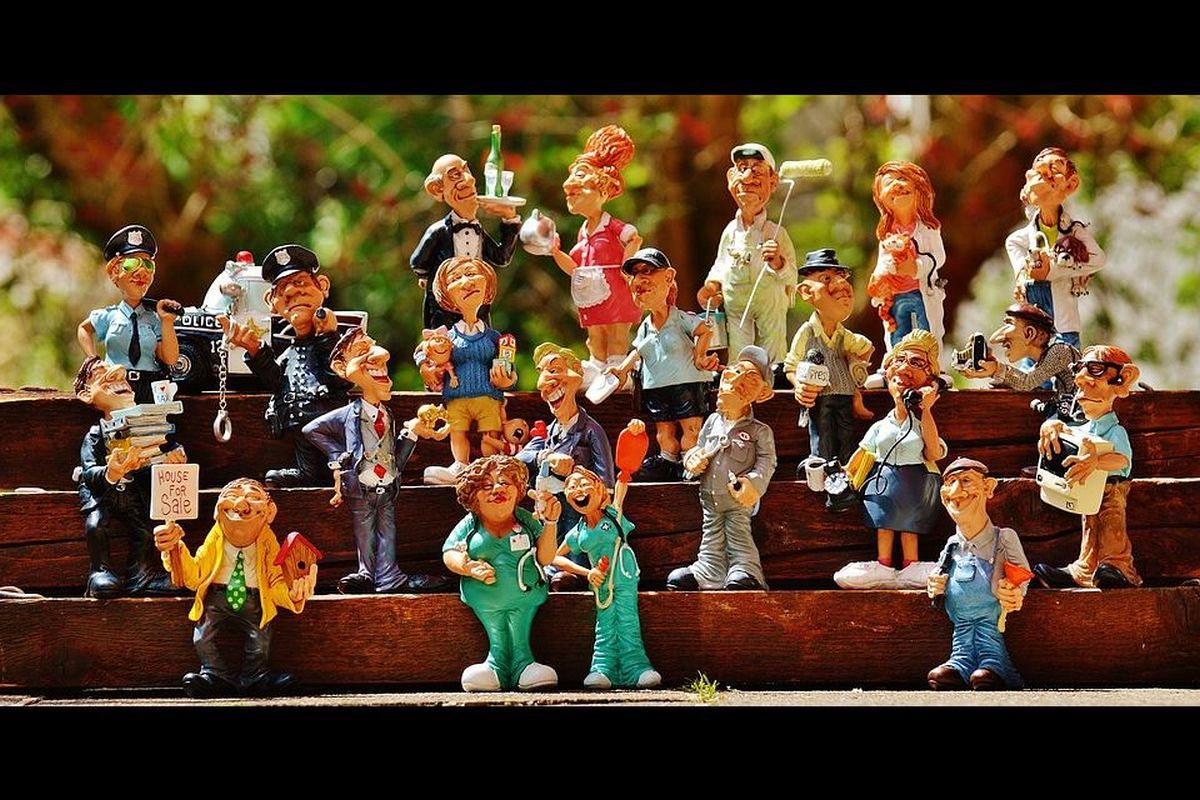 満員の夢は何を暗示している？