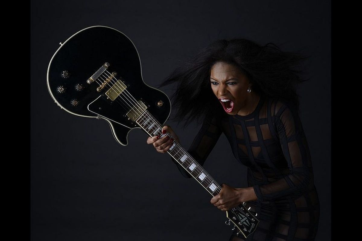 怒鳴る夢は何を暗示している？