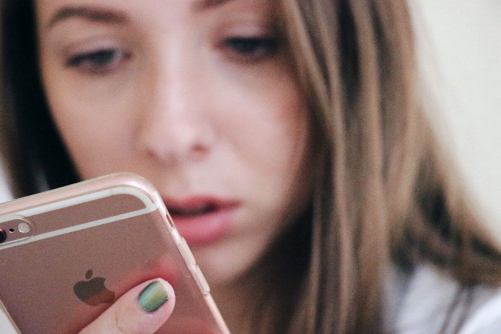 LINEなどでこまめに連絡を。あなたのメッセージに向き合う時間を増やしてみて