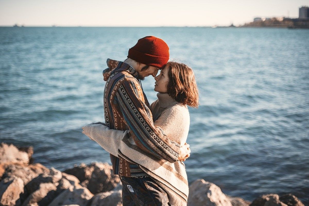 好き な 人 と 抱き合う 夢
