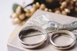 結婚占い(婚活占い)│運命のめぐり逢いを徹底鑑定！赤い糸の先は意外と近い？恋に落ちた先の結婚！