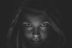 恋愛占い│あの人の一番になりたい！ 今、あの人の心を虜にしている《特別な人物》