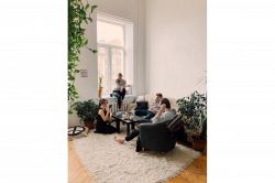 恋愛占い│ライバル出現？あの人には、あなた以外に気になっている異性がいる？