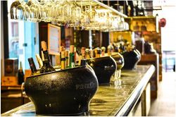 夢占い・夢診断│居酒屋の夢は何を暗示している？