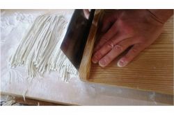 夢占い・夢診断│そばを打つ夢は何を暗示している？