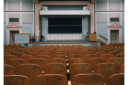 夢占い・夢診断│教室の夢は何を暗示している？