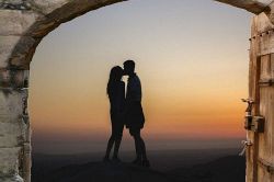 誕生日占い│愛を独占したい！今の不倫関係であなたが気をつけるべきこと