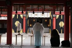 夢占い・夢診断│拝む夢は何を暗示している？