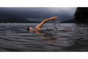 夢占い・夢診断│水泳の夢は何を暗示している？