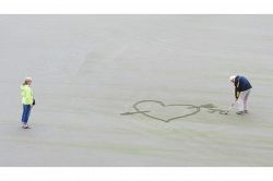 不倫占い│【不倫愛】配偶者より先にあの人と出会っていたら……2人は結婚していた？