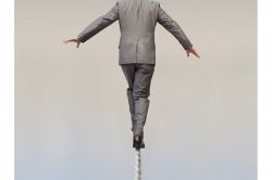 仕事占い│【もう辞めたい……】今の職場がつらいあなた。あなたを苦しめる原因とは？