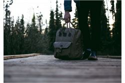 夢占い・夢診断│バッグを拾う夢は何を暗示している？