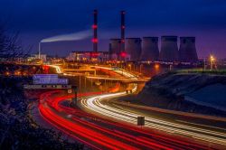 夢占い・夢診断│高速道路の夢は何を暗示している？