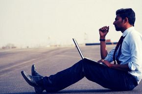 恋愛│社内恋愛を成功させるには⁉︎