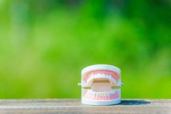 夢占い・夢診断│入れ歯の夢は何を暗示している？