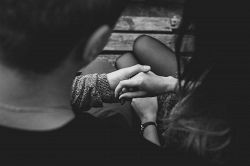 不倫占い│「不倫という危険な恋に惹かれているだけ？」2人を結ぶ《愛の宿縁》とは？