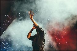 夢占い・夢診断│ステージの夢は何を暗示している？