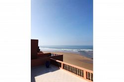 夢占い・夢診断│バルコニーの夢は何を暗示している？