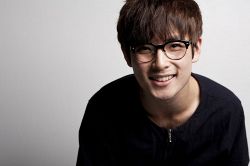 出会い占い│出会いはすぐそこ？　あなたに熱い視線を送っている人は誰？