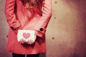 片思い占い│つらい恋なのに、どうしてあなたはあの人を諦めきれないのでしょう？