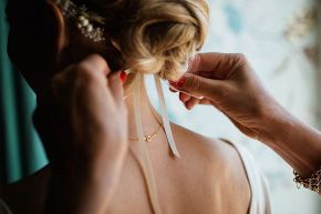 占いコラム│【運命数4】で幸せな結婚へ！　出会いの時期、相手の特徴まで完全予告