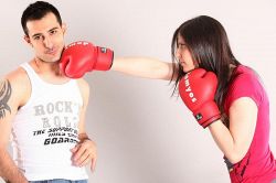 夢占い・夢診断│殴る夢は何を意味している？